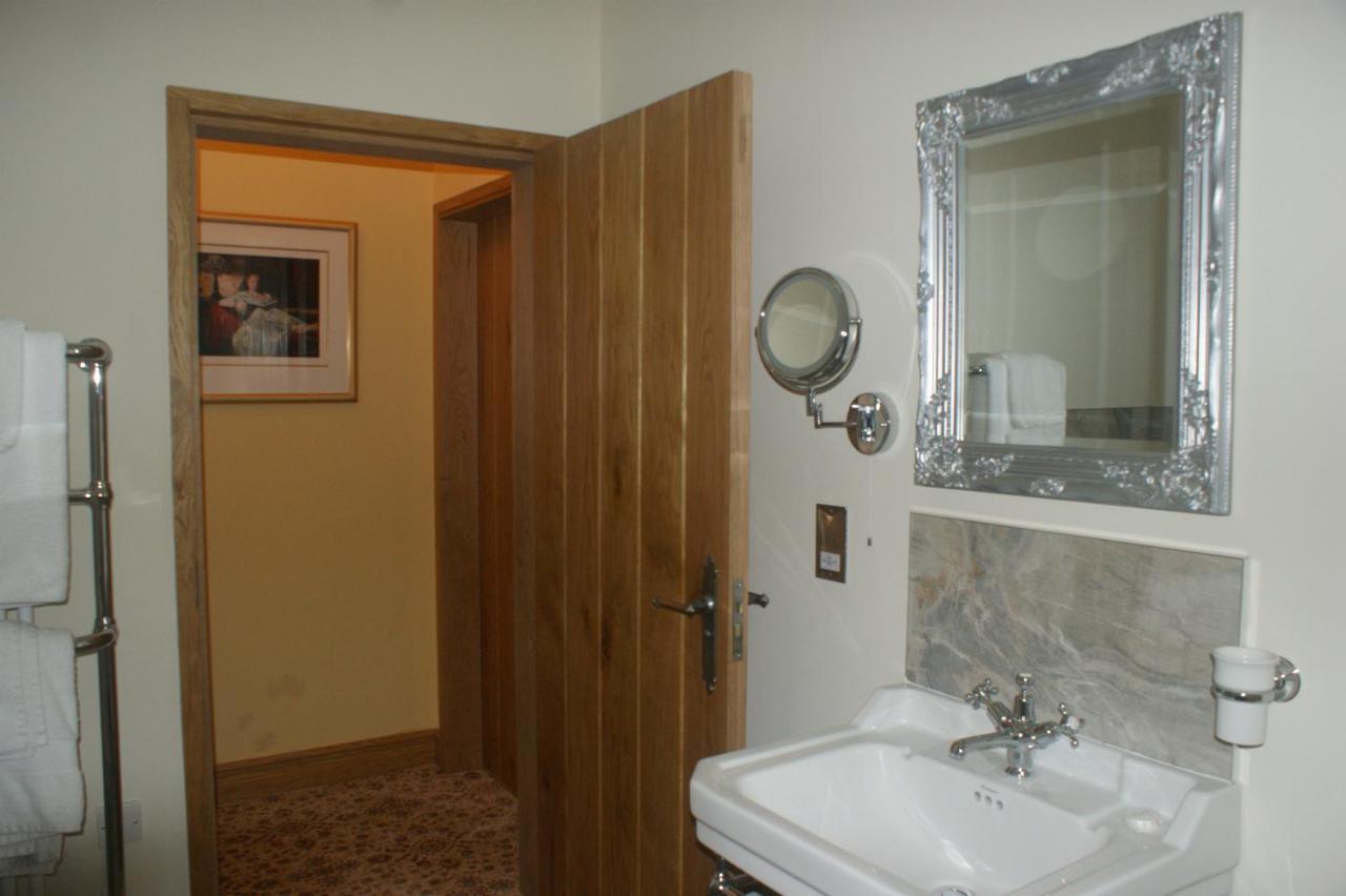 Y Fan Bed & Breakfast Caerphilly Exterior photo